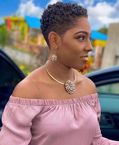 Twa Shaved Sides Natural, Short Natural Haircut For Black Women, Short Fades For Black Women, Black Woman Fade Haircut, Big Chop Natural Hairstyles, Barber Cuts For Women, Short Natural Cuts For Black Women, Short Tapered Hair For Black Women, Low Cut Hair Black Women Round Face