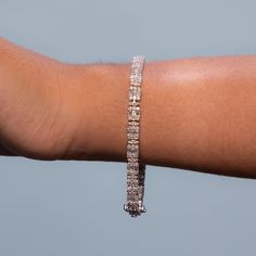 Beautiful Diamond Link Bracelet. A staple in your jewelry collection. Handmade in New York. This tennis Bracelet showcases a delicate box chain embellished with dozens of shimmering white diamonds. Quality to us is important and that is why we hand select our diamonds for premium quality. Total Diamond Weight: Depend on your selection Quality of the diamonds: G Color - VS2. SI1 Clarity Total Carat: 4.10 ct. *** Please consider 5% inaccuracies to the final product Baguette Diamonds, White Gold Bracelet, Delicate Chain, Travel Jewelry, Baguette Diamond, Gold Set, Jewelry Packaging, Box Chain, Tennis Bracelet