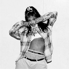 Rihanna Chola Costume, Gangster Halloween Costumes, Look Hip Hop, Rihanna Dress, Chica Chola, Hairstyle Black, Chola Girl, Chola Style, Estilo Cholo