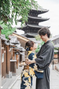 Japanese Prewedding Photography, Madonna Lily, Pre Wedding Photoshoot Outdoor, Kimono Yukata, Wedding Couple Poses Photography, Wedding Couple Poses