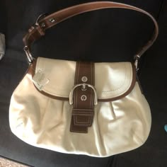 Brand New With Tags. Beautiful Interior Color With Creamy White And Brown Exterior. Coach Hobo Bag, Capsule Wardrobe Casual, Purse Outfit, White Purses, Vintage Leather Bag, Bags Coach, Bags Aesthetic, Pretty Bags, Simple Chic