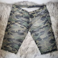 Never Worn - Excellent Condition These Distressed Camo Bermuda Length Shorts Have A Faded, Lived In Look And Feature A Let Down Exposed Raw Hem. 100% Cotton So Very Little To No Stretch Casual Ripped Camouflage Bottoms, Bermuda Jean Shorts, Let Down, Women Street, Cargo Shorts, Bermuda Shorts, Jean Shorts, Camo, Mens Short