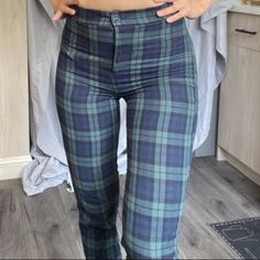 They Are A Size Small And Will Fit If You're A Size 24 Or 25. They Are Pretty New I Have Never Worn Them But They Got Pretty Linty Since I've Kept Them Stored With Other Clothes For Awhile. Plaid Stretch Trousers, Trendy Fitted Plaid Pants, Fitted Plaid Cotton Pants, Fitted Plaid Trousers, Green High Rise Fitted Bottoms, Green Fitted High Rise Bottoms, Trendy Fitted Plaid Bottoms, Fitted Plaid Bottoms, High Waist Stretch Plaid Bottoms