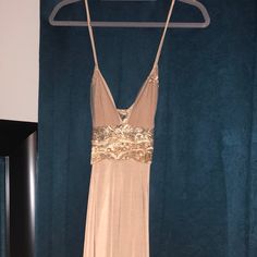 Never Worn Stunning Formal Gown Beige Sleeveless Dress For Wedding Night, Sleeveless Beige Dresses For Wedding Night, Cream Party Gown For Summer, Cream Summer Party Gown, Summer Floor-length Gold Gown, Gold Floor-length Summer Gown, Summer Gold Floor-length Gown, Summer Party Cream Gown, Cream Maxi Length Gown For Party