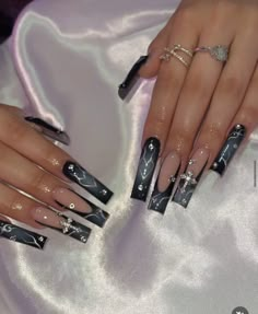 Very Detailed Nails, Simple Black Christmas Nails, Black Nail Acrylic Designs, Extra Black Nails, Dark Birthday Nails, Long Nail Designs Black, Black Inspo Nails, Black Acrylic Nails With Gems, Y2k Baddie Nails