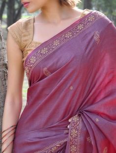 Purple Silk Saree Simple Saree Look For Wedding, Pattu Sari Blouse Designs Latest, Purple Silk Saree, Bride And Mother, Onion Pink, Groom Fashion, Sari Blouse Designs, Indian Saree Blouses Designs