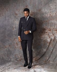 Mens Graduation Photoshoot, Black Man In Suit Classy, Grad Suits, Fashion Ideas For Men, Suits Aesthetic, Black Mens Fashion Suits, Black Men Suits, Business Casual Outfits Winter