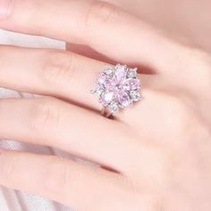 Dazzling Silver Tone Light Pink Zircon Flower Ring. Size: 7 Pink Flower Ring, Silver Leaf Ring, Pink Zircon, Heart Band, Diamond Ring Princess Cut, Dainty Band, Opal Band, Silver Diamond Ring, 7 Rings