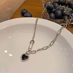 Brand Name: MaytrendsMetals Type: Zinc alloyNecklace Type: Pendant NecklacesMaterial: MetalGender: WomenFunction: Mood TrackerStyle: Cute/RomanticShape\pattern: RoundFine or Fashion: FashionOccasion: PartyChain Type: Link ChainItem Type: NecklacesCompatibility: All Compatible