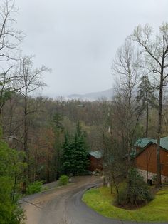 rainy mountain scene Aesthetic Cabin, Gatlinburg Tennessee Cabins, Cabin Aesthetic, Cabin In The Mountains, Small Town Life, Gatlinburg Tennessee