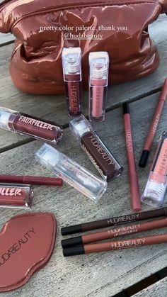 hudebeauty Huda Beauty Aesthetic, Huda Beauty Products, Soft Girl Makeup, Huda Beauty Lip, Makeup Blending, Makeup List, Makeup Is Life, Makeup Needs, Fancy Makeup