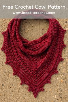 a red crochet cowl with text overlay that says free crochet cowl pattern