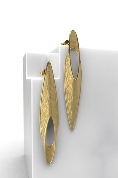 Italian 18k gold earrings made in Italy, long gold earrings. Statement gold earrings in 14k or 18k solid gold, Italian gold fine jewelry Asymmetric Long Gold Stud Earrings Statement Long Earrings crafted in polished and raw gold 18k or 14k. Gold stud earrings made in Italy Modern and Minimalist Asymmetric Long Gold Stud Earrings Customizable Materials: 14k solid yellow gold, white gold, rose gold 18k solid yellow gold, white gold, rose gold ★ ★ ★ ★ ★ ★ ★ ★ ★ https://www.etsy.com/shop/OltremareGi Modern Gold Plated Linear Earrings, Modern Gold-plated Linear Earrings, Modern 14k Gold Linear Pierced Earrings, Modern Yellow Gold Earrings For Party, Minimalist Yellow Gold Earrings For Evening, Modern Linear Earrings With Polished Finish For Formal Events, Modern Yellow Gold Teardrop Linear Earrings, Modern Gold Linear Pierced Earrings, Modern Gold Linear Earrings For Pierced Ears