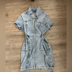 Never Worn, New Guess Denim Dress With Tie. Blue Denim Dress With Back Zipper, Denim Blue Denim Dress With Zipper Closure, Denim Blue Dress With Zipper Closure, Denim Dress With Zipper Closure, Fitted Denim Dress With Zipper Closure For Spring, Fitted Denim Dress With Zipper For Spring, Casual Cotton Dress With Zipper Closure, Casual Cotton Dresses With Zipper Closure, Medium Wash Denim Dress With Back Zipper