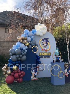 sonic the hedgehog balloon arch with balloons