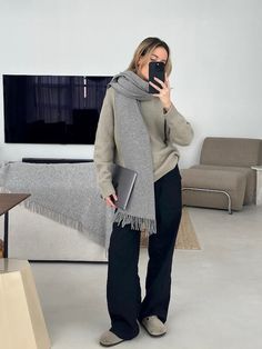 60+ Effortlessly Chic Birkenstock Clogs Outfits [2023]: How To Style Birkenstock Clogs Birkenstock Clogs Outfit Winter, Birkenstock Fall Outfit, Style Birkenstock Clogs, Clogs Outfit Winter, Birkenstock Boston Clog Outfit, Boston Clogs Outfit, Birkenstock Clog Outfit, Birkenstock Clogs Outfit, Birks Outfit