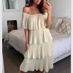 S 4 L 8/10 Xl 12 Tiered Dress Layered Dress Off Shoulder Bride Maid Wedding Guest Spring-Summer Perfect For Bbqs Oversized Fit Summer Look Cosy And Comfy Fancy Events Wedding Beach Dress Layered, Fit Summer, Dress Off Shoulder, Layered Dress, Wedding Beach, Layer Dress, Summer Look, Tiered Dress, Summer Looks