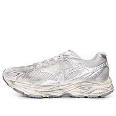 Shop Mizuno Racer S 'White Metallic Silver' D1GH223518 at KICKS CREW — your go-to for authentic, stylish sneakers. Whether for fashion, performance, or collection, find your perfect pair with us. Black And Silver Shoes, Silver Trainers, Running Shoes Design, Mizuno Shoes, Sneaker Design, Streetwear Shoes, Silver Sneakers, Metallic Sneakers, Streetwear Men