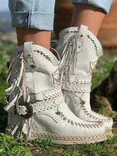 Tassel Suede All Season Boho Vintage Boots Boots With Tassels, Boots Boho, Tassel Heels, Boho Boots, Tassels Fashion, Rubber Shoes, Buckle Shoes, Vintage Boots, White Boots