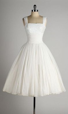 A stunning vintage 1950s Rudolf Stars Rhinestones Cocktail Dress. Description from pinterest.com. I searched for this on bing.com/images Istoria Modei, White Bridal Gown, Tea Length Wedding Dress, Skirt Maxi, White Chiffon