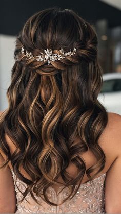 Strike the perfect balance between casual and elegant with these cute and easy half up half down hairstyles designed for medium length hair. These versatile styles are sure to complement any prom dress and make you stand out from the crowd. Hairstyle For Bridesmaid Medium, Hair Idea For Prom, Hairstyle For Prom Long Hair, Wedding Hair Bridesmaid Half Up, Hair Down Bridal Styles Medium Length, Half Up Do Hairstyles For Weddings, Grad Half Up Half Down Hair, Prom Hair Medium Length Half Up, Simple Grad Hairstyles