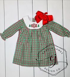 ***If we are out of your size in the Christmas plaid color, we also have solid red and solid green dresses that we can put this design on! Message us for availability!Check out this precious Christmas dress! Such a classic and classy dress! Perfect for Christmas parties and pictures with Santa! The dress is a bishop style dress with long sleeves, a white collar, and red, green, and white plaid. Your little ones monogram will be embroidered directly onto the collar with a Christmas tree and bow e Classic Christmas Dress, Girls Santa Dress, Pictures With Santa, Apple Picking Outfit, Float Dress, Matching Sibling Outfits, Pumpkin Dress, Christmas Dress Baby, Thanksgiving Dress