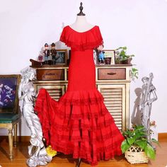 "Gorgeous flamenco dance dress made of knitted fabric, made to measure with a back zip. Ideal for going to la feria and sevillanas. Please remember that the items are handmade-to-order and by assignment following the customer's instructions. If you need help taking your measurements, please have a look at this video: https://www.youtube.com/watch?v=jvGEVbgIXPU ------------------------------------------ Exchange and Return Policy At Morena Luna, we take pride in providing our customers with made-to-measure products that are tailored specifically to your preferences and requirements. Each product is meticulously crafted to meet your unique specifications, ensuring the highest level of quality and satisfaction. As a result of this personalised approach, we regret to inform you that we are una Spanish Dancing, Dancing Dress, Flamenco Dress, Flamenco Dancing, Dance Dress, Dance Dresses, Dress Red, Aesthetic Photo, Gorgeous Dresses