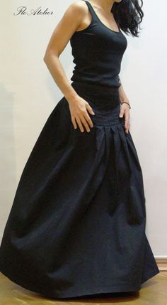 "ITEM DETAILS Long and flowing Taffeta skirt with elastic waistband. Classical look. Comfortable and adds touch of elegance. Could match with fitted tops or oversized ones. Made to measure. Available in petit and tall length. MATERIAL Cotton ------------------------------------------------------------------------------- Shop Policy Before ordering please check our shop policies https://www.etsy.com/shop/FloAtelier/policy?ref=shopinfo_policies_leftnav Every piece is made to order, turnaround time Plus Size Outfits Casual, Low Waist Skirt, Taffeta Skirt, Long Maxi Skirt, Maxi Rok, Long Maxi Skirts, Long Dress Casual, Skirt Long, Long Maxi