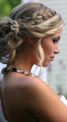 Grad Hair, Fishtail Braid, Updos For Medium Length Hair, Braided Hairstyles Updo, Skirt Maxi, Wedding Updo, Formal Hairstyles, Hair Envy, Homecoming Hairstyles