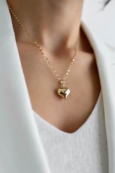 14k Gold  3D Heart Necklace,Big Size Puffy Heart Pendant with Sequin Chain, Real Gold Jewellery, Gift for Her, Price Performance Gold NecklaceMaterial: Solid GoldKarat: 14 K (585)Approximate weight : 2,90 Gr (16.8 inch Chain İncluded)Available in different chain lengths.As with all of our products, this item is handmade and made to order.Want to Check Out More from Our SectionsFİEMMA http://www.etsy.me/3ukWhjeGold Rings http://www.etsy.me/39E9NGSGold Necklaces http://www.etsy.me/31NdjtOGold Brac 14k Gold Heart Pendant Necklace With Adjustable Chain, 14k Gold Pendant Necklace For Valentine's Day, 14k Gold Tarnish-resistant Heart Necklace For Valentine's Day, Valentine's Day 14k Gold Pendant Necklace, Gold Plated Heart Pendant Necklace, Gold Heart Pendant Necklace With Box Chain, 14k Gold Heart-shaped Jewelry With Adjustable Chain, Gold Heart Necklace With Box Chain, Gold Heart Shaped Box Chain Jewelry