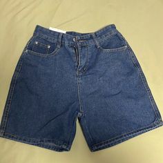 - Never Worn - Perfect For The Summer Baggy Jorts Women, Jorts Women, Wishlist Clothes, Bermuda Shorts Women, Baggy Jean, Baggy Shorts, Boho Denim, White Jean Shorts, American Eagle Shorts