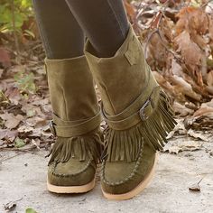 Category:Boots; Upper Materials:Faux Suede; Season:Winter; Heel Type:Flat Heel; Gender:Women's; Toe Shape:Round Toe; Type:Mid Calf Boots; Style:Bohemia,Fashion,Cute; Heel Height(inch):<1; Outsole Materials:Rubber; Occasion:Daily; Closure Type:Zipper; Pattern:Solid Color; Listing Date:08/22/2023; Production mode:External procurement; 2024 Trends:Suede Shoes,Tassel Shoes,Slouchy Boots,Plus Size Celana Kargo, Nude Boots, Winter Flats, Popular Boots, Tassel Shoes, Slouchy Boots, Buckled Flats, Mid Boots, Moccasin Boots