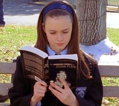 Rory Gilmore, Reading A Book, Gilmore Girls, A Girl, Bench, Reading