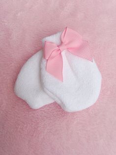 Newborn Girl Mittens, Baby mittens, Baby no scratch mittens, Newborn Mitts, Baby girl mittens Cute White Socks With Bow, Newborn Socks, Newborn Beanie, Baby Mittens, Newborn Girl Outfits, Newborn Baby Hats, Baby Hands, Baby Girl Hats, Baby Girl Shower Gifts