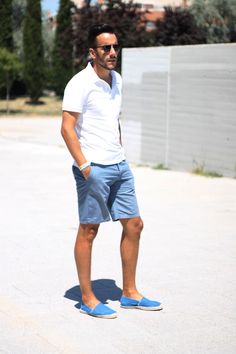 25 Must Try Men's Beach Fashion 2016 White Polo Shirt Outfit Men, White Polo Shirt Outfit, Polo Shirt Outfit Men, Mens Beach Style, Beach Outfit Men, Polo Shirt Outfits, Shirt Outfit Men, Custom Polo Shirts, Mens Summer Outfits