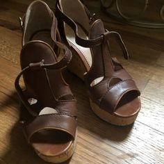 Chloe Wedges Perfect For Summer. I Love Those Type Of Wedges But They Are Small For Me. Chloe Wedges, Chloe Brown, Chloe Shoes, Womens Shoes Wedges, Chloe, Wedges, Size 7, I Love, Women Shoes