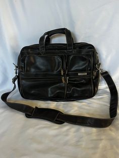 Small Gadgets, Computer Bag, Canvas Messenger Bag, Sewing Skills, Computer Bags, Digital Nomad, Overnight Bag, Distressed Leather, Dark Brown Leather