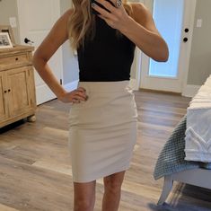 Ivory/Beige Pencil Skirt, Nwot. Zips Up The Back, Fully Lined. Sz 4, But I Feel Like It Fits More Like A 0/2, But Has Some Stretch. Beige Pencil Skirt, Cream Skirt, Hm Skirt, Stylish Work Outfits, Classy Chic, Work Clothes, Work Outfits, Fashion Classy, Business Casual