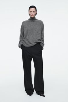 ELASTICATED TAILORED WOOL PANTS - BLACK - Trousers - COS Tailor Pants Outfit, Black Tailored Pants, Tailored Pants Outfit, Smart Dress Code, 10 Winter Outfits, Capsule Dressing, Sophisticated Outfits, Land Management, Smart Dress