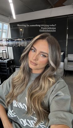 Brunettes With Blonde Money Pieces, Money Piece For Brunettes, Ash Blonde Balayage Brunette Money Piece, Ashy Bronde Haircolor With Money Pieces, Balayage No Money Piece, Cool Toned Dimensional Brunette, Brown With Heavy Blonde Highlights, Lived In Ashy Blonde, Blonde Highlights On Grey Hair