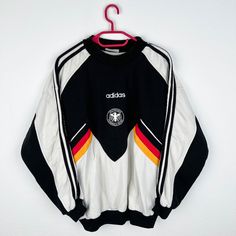 🚨 follow us on instagram @bestclassicvintage 🚨 Beautiful vintage Adidas DFB sweater from the 90s. Very good vintage condition. Size approximately M Pit to Pit: 56 cm Back length: 67 cm Adidas Outfits Men, Adidas 90s Outfit, Old School Adidas, Adidas Sweater Vintage, Adidas Tracksuit Vintage, Sweat Adidas Vintage, Y2k Adidas, Retro Adidas Jacket, Adidas Vintage Sweatshirt