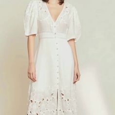 Stunning Floral Embroidered Linen Dress Perfect For Any Summer Moment! Summer Moment, Embroidered Linen Dress, Embroidered Linen, Veronica Beard, Linen Dress, Wearing Dress, Colorful Dresses, Color White, Size 4