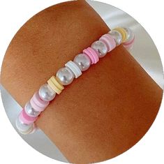 White Spring Jewelry For Friendship, White Round Friendship Bracelets, Trendy Handmade White Bracelet, Playful White Bracelets For Gifts, Trendy White Bracelet For Friendship, Playful White Handmade Jewelry, Playful Handmade White Jewelry, White Bracelet As Summer Gift, Handmade Playful White Jewelry