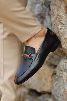 Best Sandals For Men, Black Loafers Men, Ballet Socks, Bit Loafers, Loafer Sneakers, Black Loafers, Zulu, Best Sneakers, Trendy Shoes