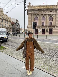 Dungarees Outfit Women, Carhartt Overalls Outfit, Salopette Outfit, Jean Overall Outfits, Overalls Outfit Winter, Overalls Outfit Aesthetic, Cute Overall Outfits, Emmy Red Carpet, Overalls Winter