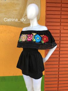 Mexican blouse, peasant blouse, handmade blouse, embroidered black blouse, off-the-shoulder blouse ideal for a Mexican party Handmade blouse Machine embroidered blouse 100% cotton blanket fabric, one size fits the person either (S-M-L- XL ) Bohemian Off-shoulder Blouse For Party, Black Peasant Top For Festival, Spring Festival Off-shoulder Blouse, Summer Festival Off-shoulder Blouse, Black Peasant Blouse With Floral Embroidery, Black Embroidered Summer Blouse, Summer Embroidered Off-shoulder Blouse, Embroidered Off-shoulder Blouse For Summer, Black Folk Style Peasant Top