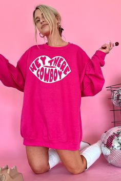 Rose Hey There Cowboy Graphic Oversize Sweatshirt Pink T-shirt For Fall Streetwear, Trendy Pink Sweatshirt For Fall, Trendy Pink Fall Sweatshirt, Pink Drop Shoulder Winter Top, Pink Oversized Long Sleeve T-shirt, Pink Relaxed Fit Sweatshirt For Fall, Fall Pink Drop Shoulder Top, Casual Pink Sweatshirt With Graphic Print, Pink Relaxed Fit T-shirt For Fall