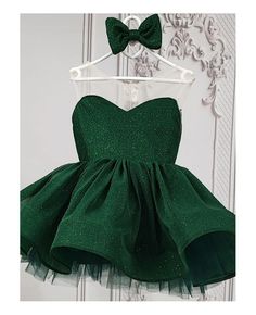 Get 10% off now! Buy dark green ruffled illusion sweetheart girls party dress at cheap price online. Free stable shipping and pro custom service since 2009. Emerald Green Baby Dress, Dress Birthday Party, Party Dress Wedding, Girls Tulle Dress, Detailed Dress, Puffy Dresses, Dress Graduation, Emerald Green Dresses, Emerald Green Color