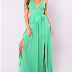 Brand New With Tags! Chic Green Maxi Dress For Date Night, Green Maxi Dress For Date Night In Spring, Spring Green Maxi Dress For Date Night, Flowy Green Dress For Night Out, Green Flowy Dress For Night Out, Chic Green Maxi Dress For Night Out, Casual Green Maxi Dress For Night Out, Dressy Green Maxi Dress For Date Night, Green Dressy Maxi Dress For Spring