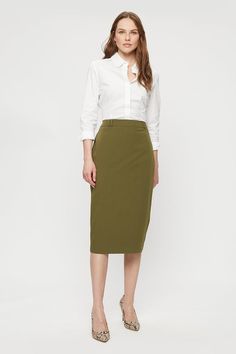 Khaki Pencil Skirt, Professional Skirt, Pencil Skirt Outfits, Skirt And Top, Fashion Face, Dorothy Perkins, Skirt Outfits, Boho Outfits, Casual Skirts